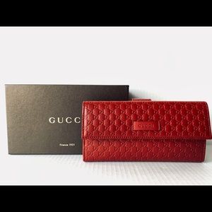 Gucci Women's Red Microguccissima Leather Wallet